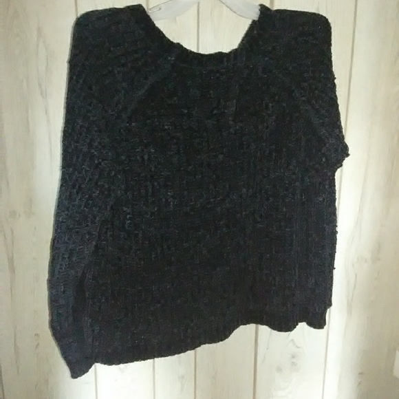 Women's Top - Picture 2 of 2